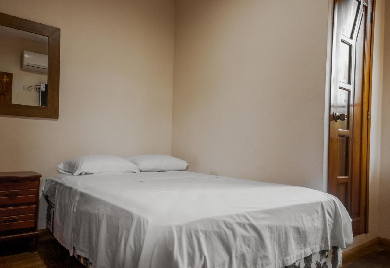 Hostal Tortuga Dorada Puerto López Zewnętrze zdjęcie