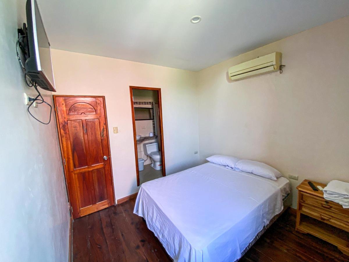 Hostal Tortuga Dorada Puerto López Zewnętrze zdjęcie